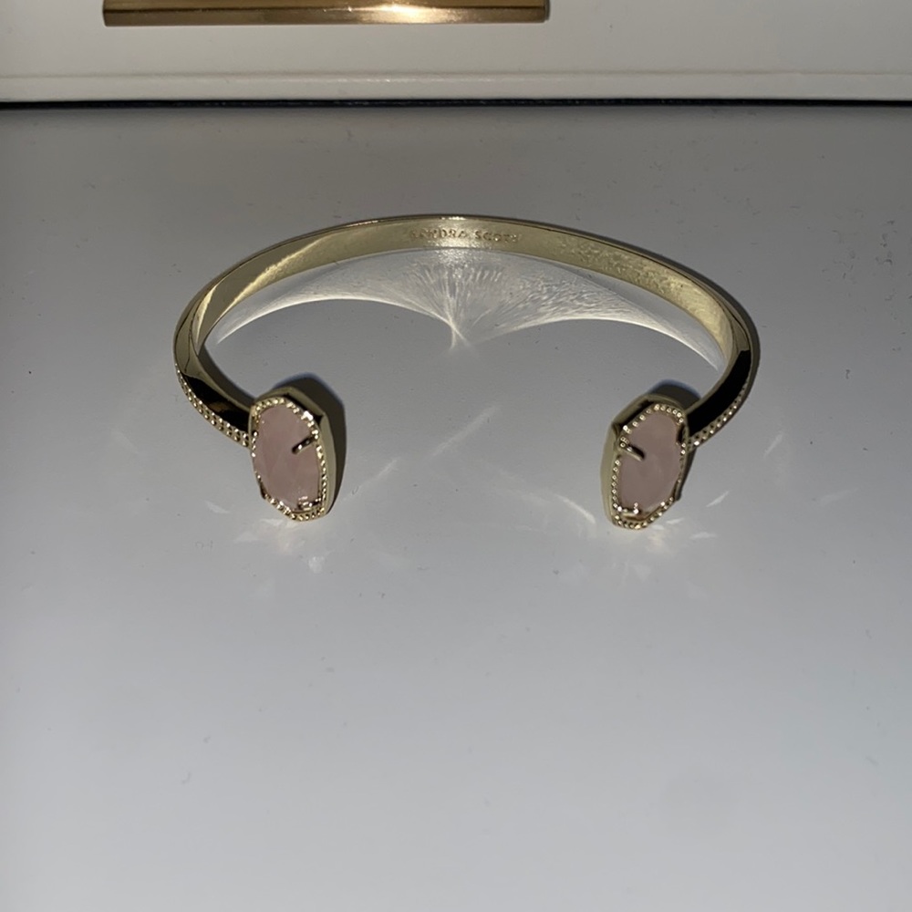 Kendra Scott Elton Gold Cuff in Rose Quartz